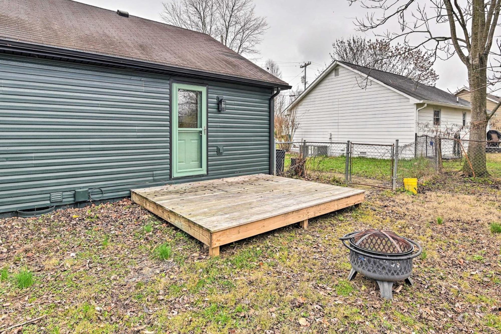 Hendersonville Home With Yard Near Old Hickory Lake Exterior photo